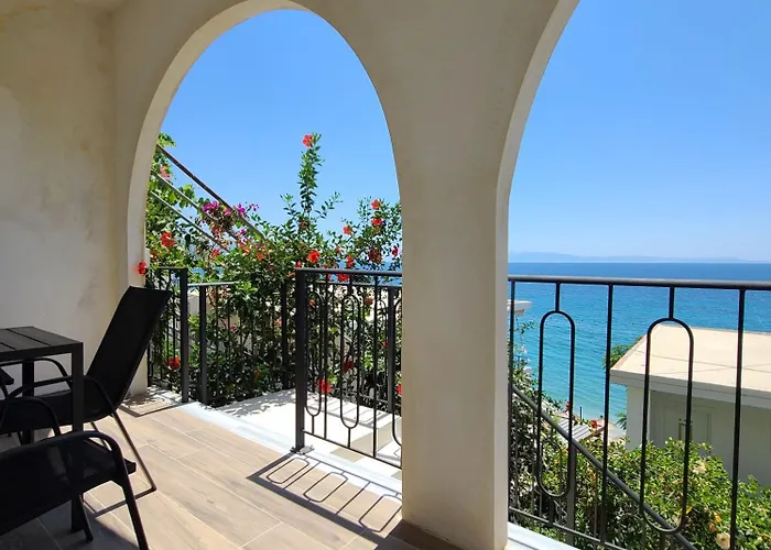 Sunset Boulevard 3* Qeparo