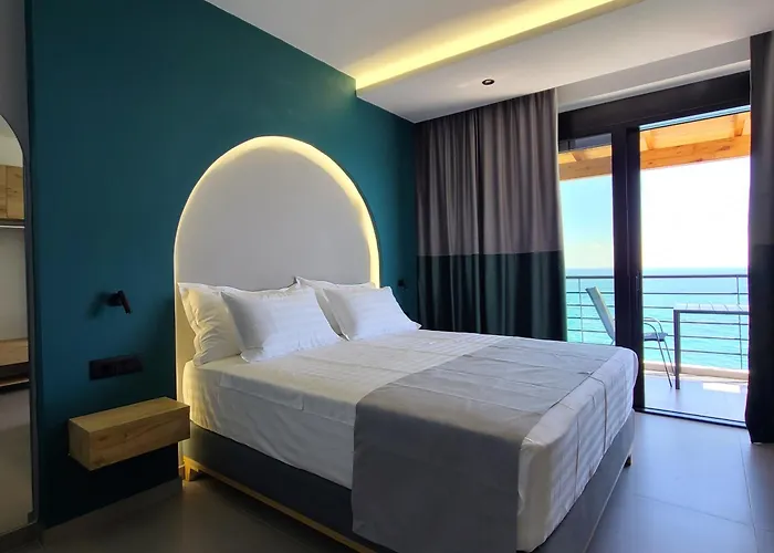 Sunset Boulevard Qeparo